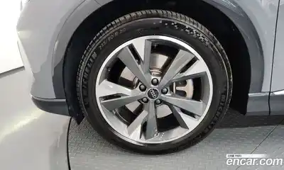 Audi Q4 e-tron 2023 0.2 гидро в Москве № 2131183, миниатюра 5