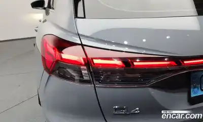 Audi Q4 e-tron 2023 0.2 гидро в Москве № 2131183, миниатюра 9