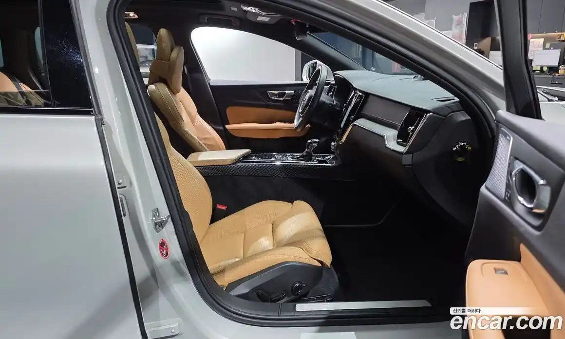 Volvo V60 2019 2.0 гидро в Москве № 2131554, фото 16