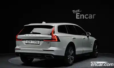 Volvo V60 2019 2.0 гидро в Москве № 2131554, миниатюра 2