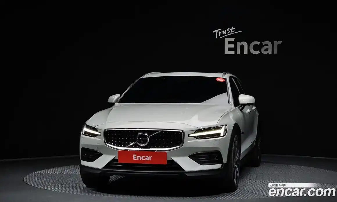 Volvo V60 2019 2.0 гидро в Москве № 2131554, фото 3