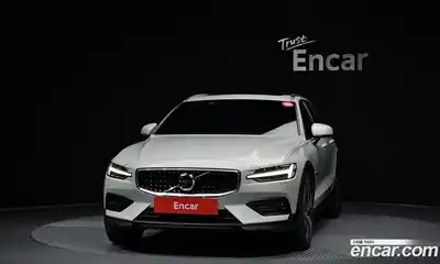 Volvo V60 2019 2.0 гидро в Москве № 2131554, миниатюра 3