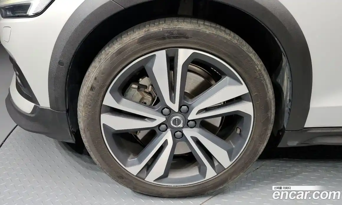 Volvo V60 2019 2.0 гидро в Москве № 2131554, фото 5