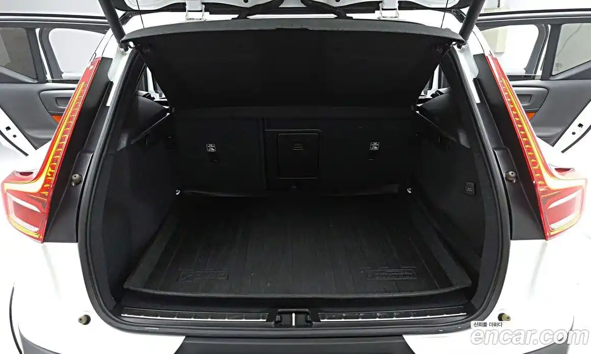 Volvo XC40 2019 2.0 гидро в Москве № 2131618, фото 13