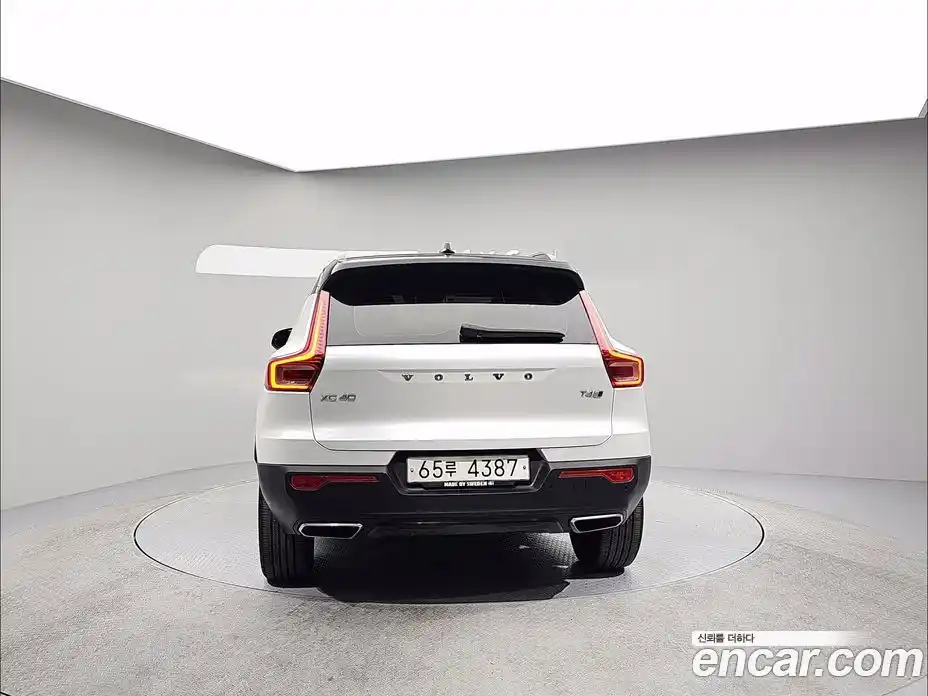 Volvo XC40 2019 2.0 гидро в Москве № 2131618, фото 4