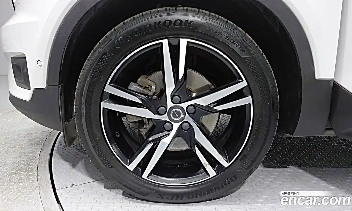 Volvo XC40 2019 2.0 гидро в Москве № 2131618, фото 5