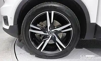 Volvo XC40 2019 2.0 гидро в Москве № 2131618, миниатюра 5