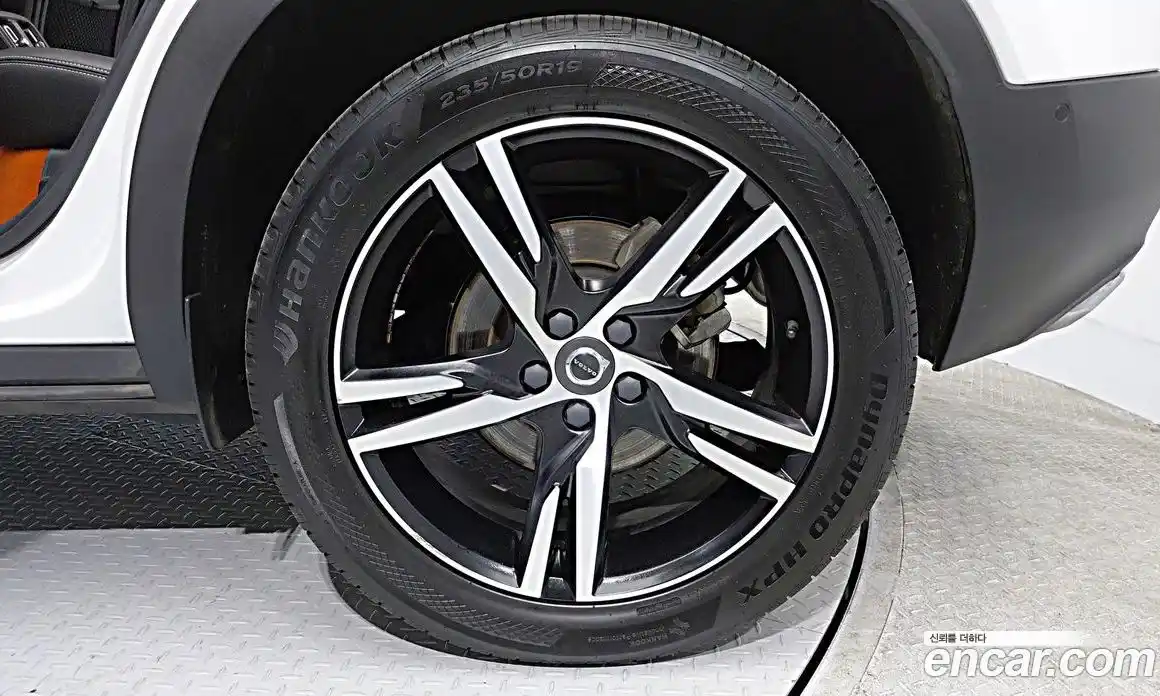 Volvo XC40 2019 2.0 гидро в Москве № 2131618, фото 6