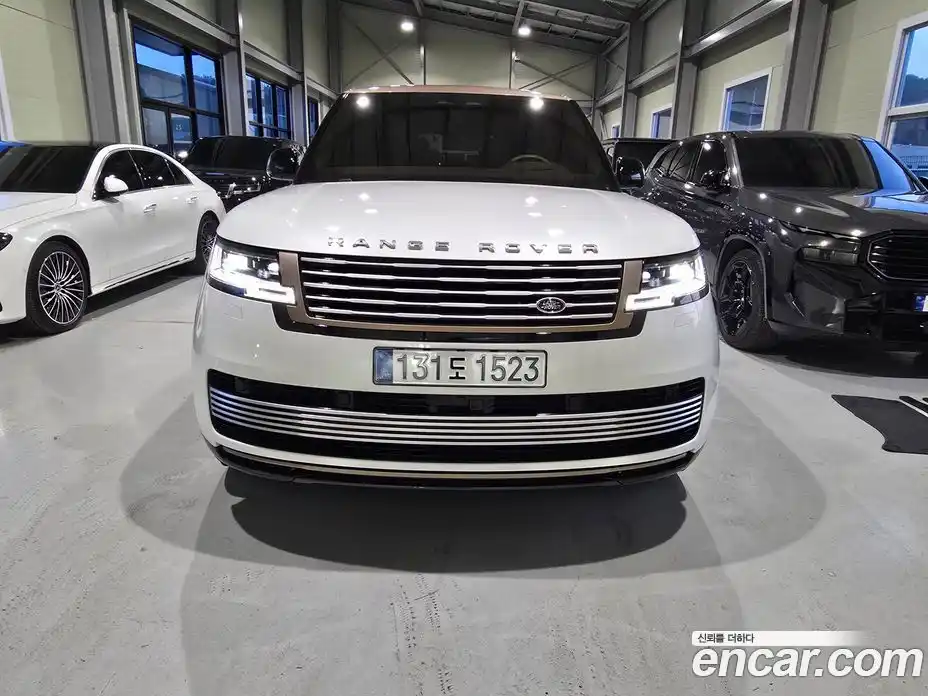 Land Rover Range-Rover 2024 4.4 гидро в Москве № 2131830, фото 3