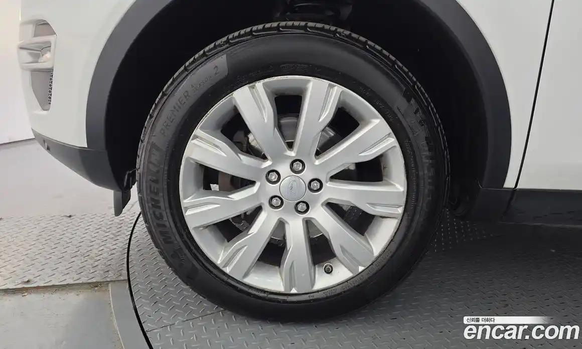 Land Rover Discovery Sport 2016 2.0 гидро в Москве № 2131923, фото 5