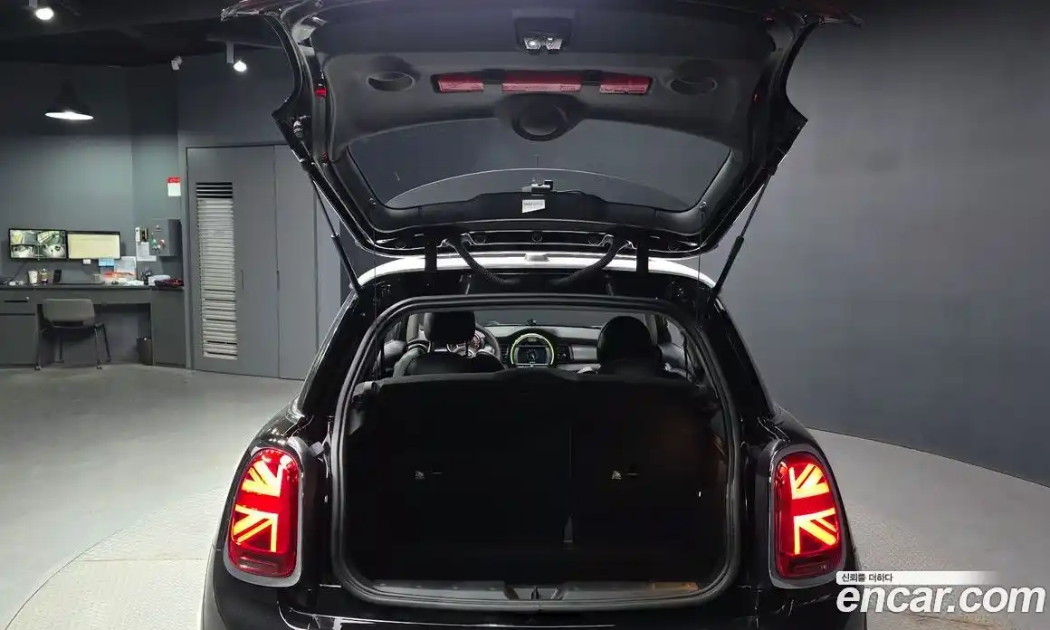 Mini Cooper 2019 1.5 гидро в Москве № 2132021, фото 26