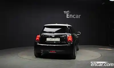 Mini Cooper 2019 1.5 гидро в Москве № 2132021, миниатюра 4