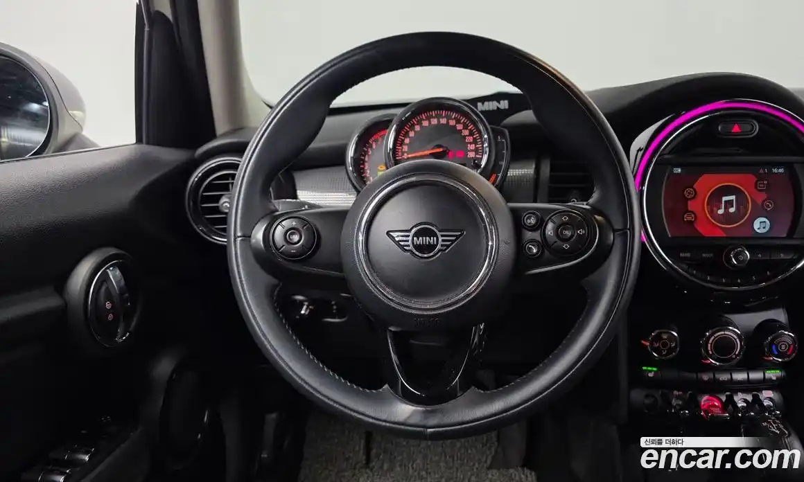 Mini Cooper 2019 1.5 гидро в Москве № 2132051, фото 19