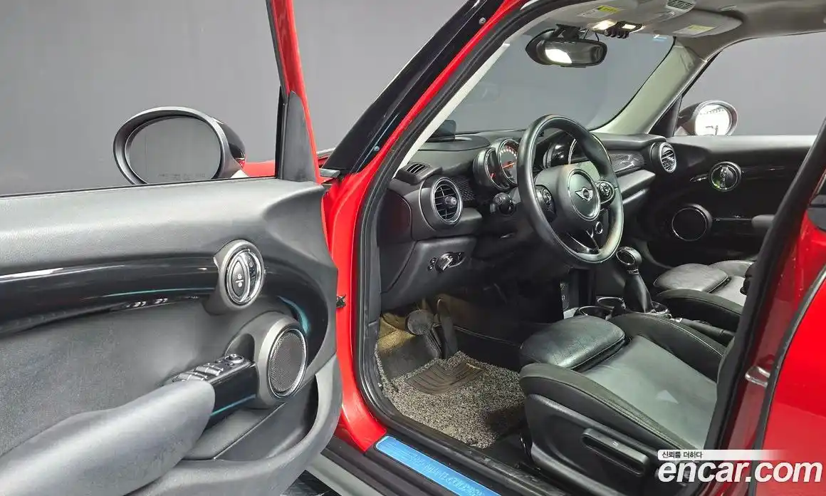 Mini Cooper 2015 2.0 гидро в Москве № 2132093, фото 12