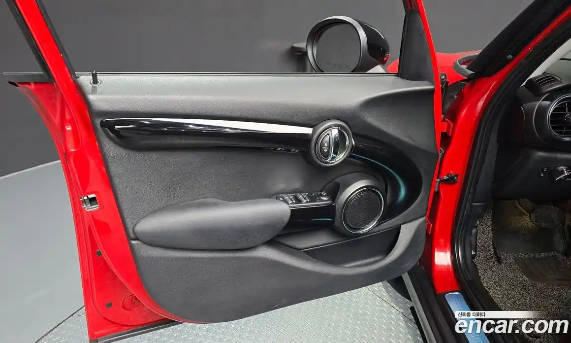 Mini Cooper 2015 2.0 гидро в Москве № 2132093, фото 13
