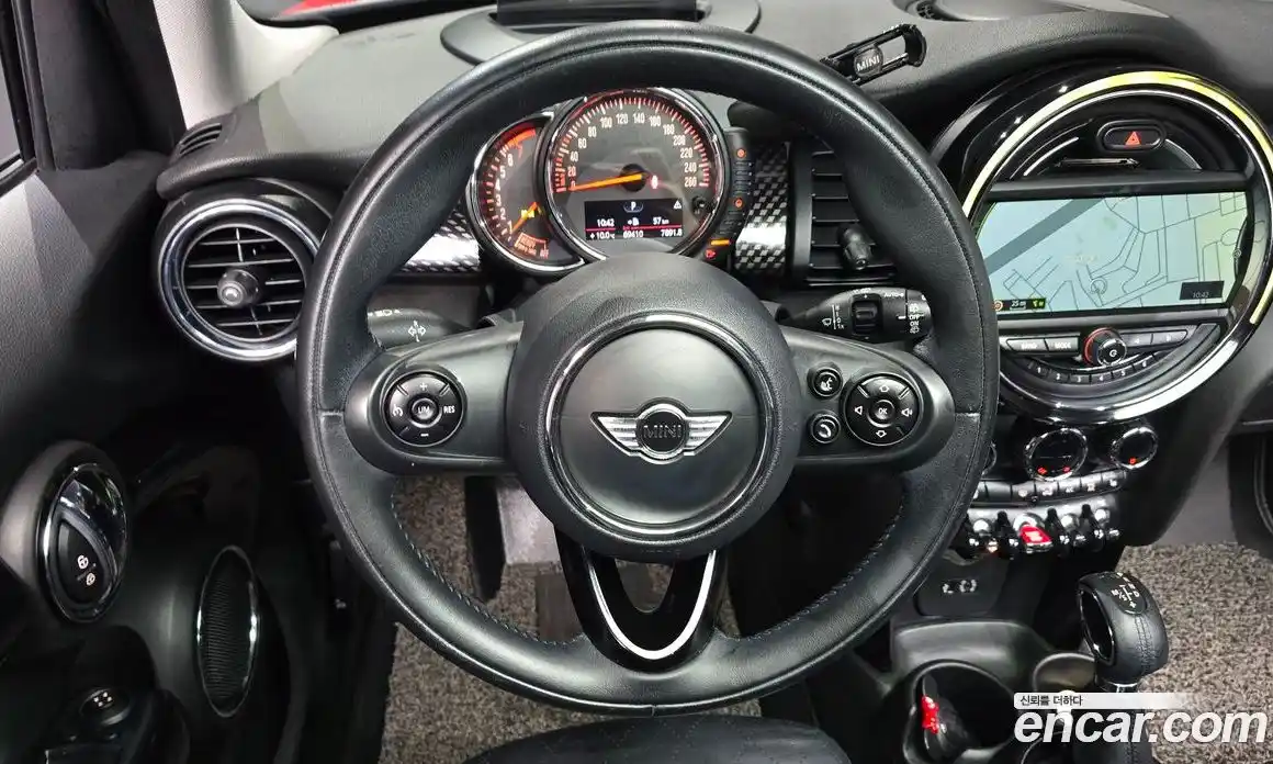 Mini Cooper 2015 2.0 гидро в Москве № 2132093, фото 17