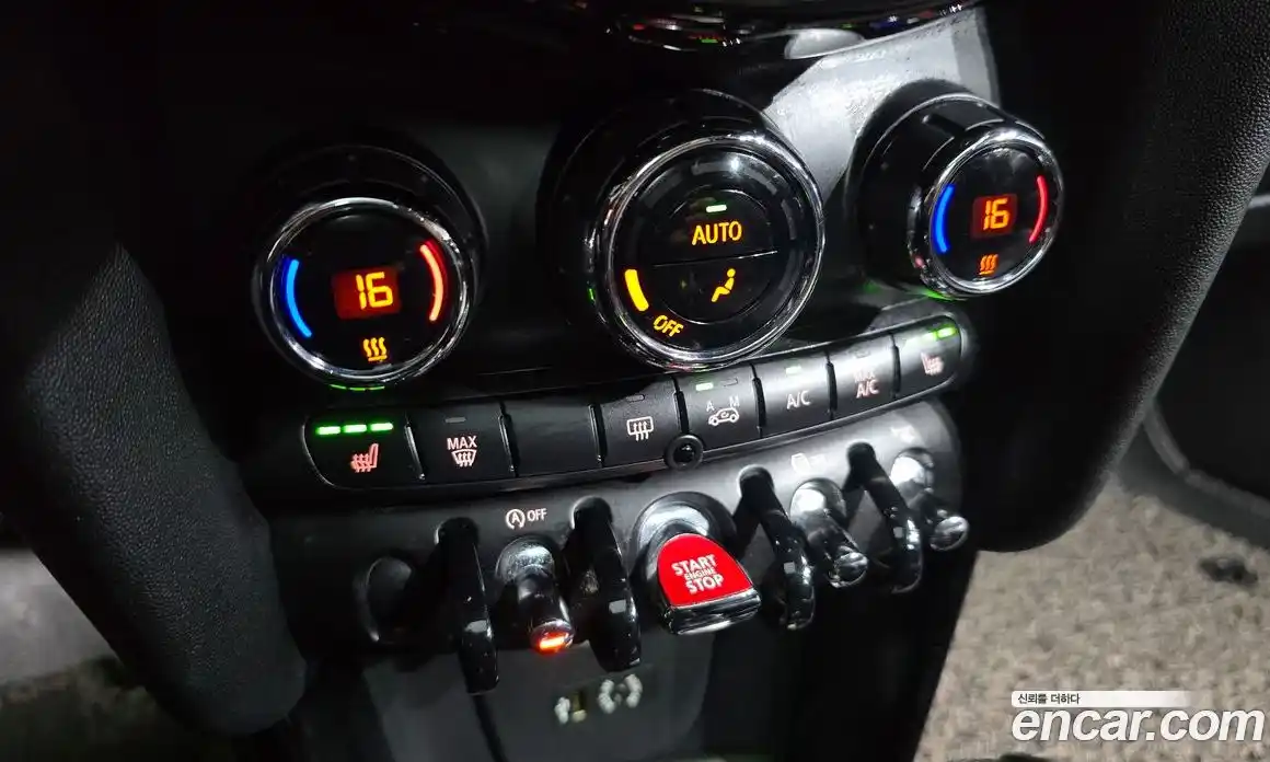 Mini Cooper 2015 2.0 гидро в Москве № 2132093, фото 20