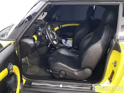Mini Cooper Convertible 2009 1.6 гидро в Москве № 2132133, миниатюра 12