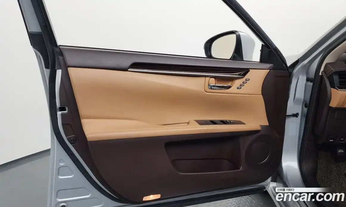 Lexus ES 2018 2.5 гидро в Москве № 2132322, фото 14