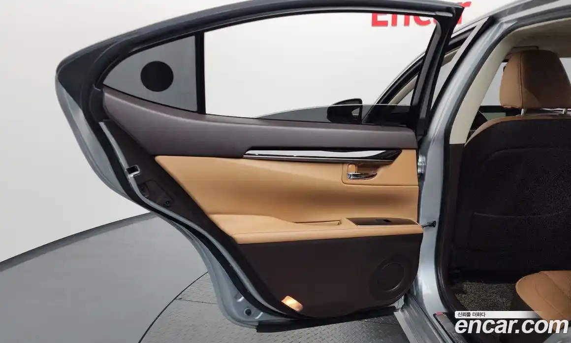 Lexus ES 2018 2.5 гидро в Москве № 2132322, фото 15
