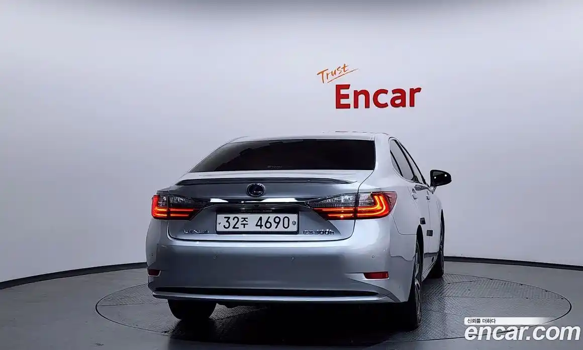 Lexus ES 2018 2.5 гидро в Москве № 2132322, фото 4