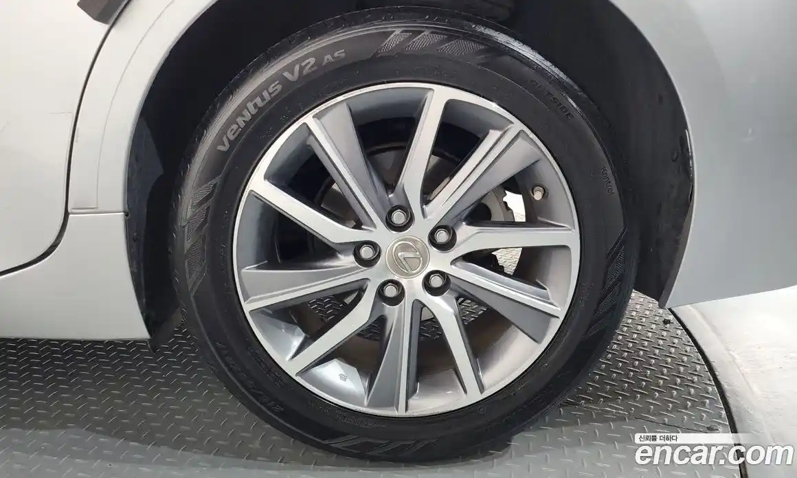 Lexus ES 2018 2.5 гидро в Москве № 2132322, фото 7