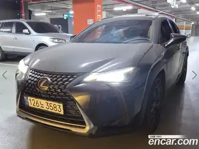 Lexus UX 2023 2.0 гидро в Москве № 2132355, миниатюра 3