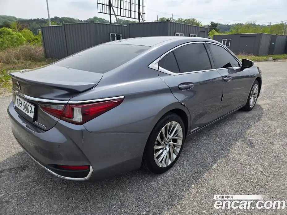 Lexus ES 2019 2.5 гидро в Москве № 2132358, фото 5
