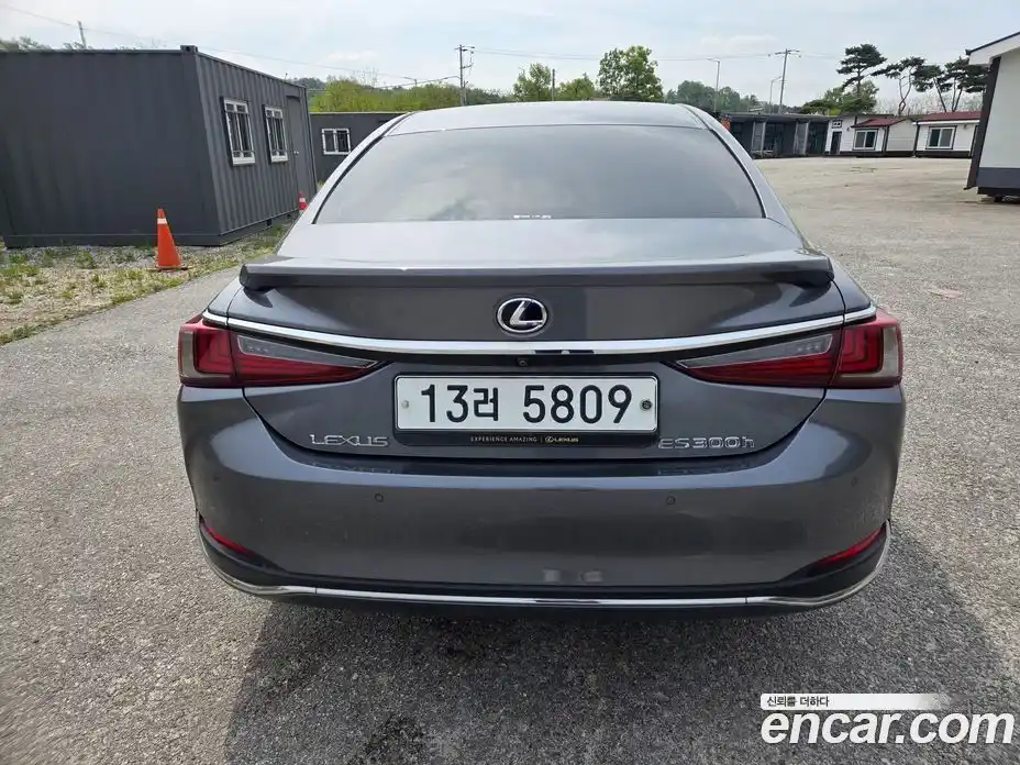 Lexus ES 2019 2.5 гидро в Москве № 2132358, фото 6