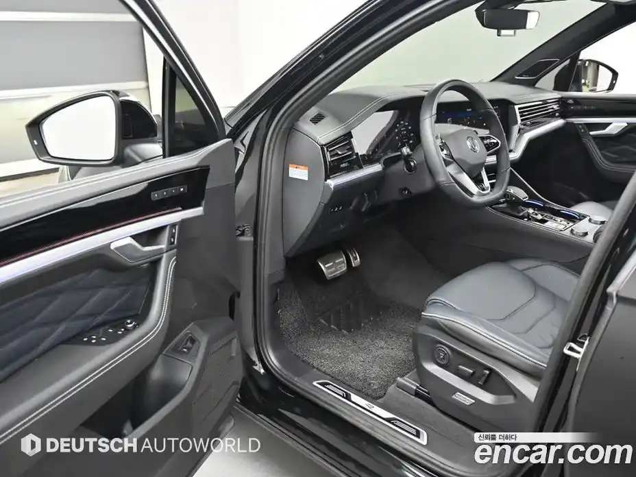 Volkswagen Touareg 2024 3.0 гидро в Москве № 2132386, фото 11