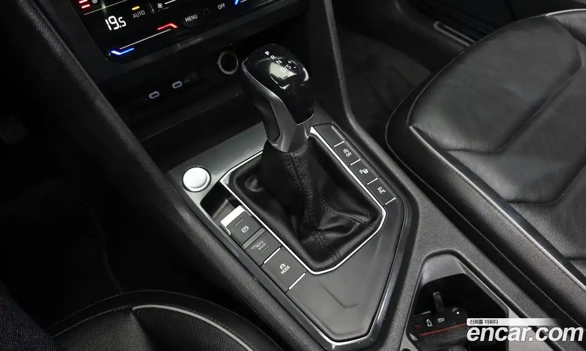 Volkswagen Tiguan 2021 2.0 гидро в Москве № 2132413, фото 12