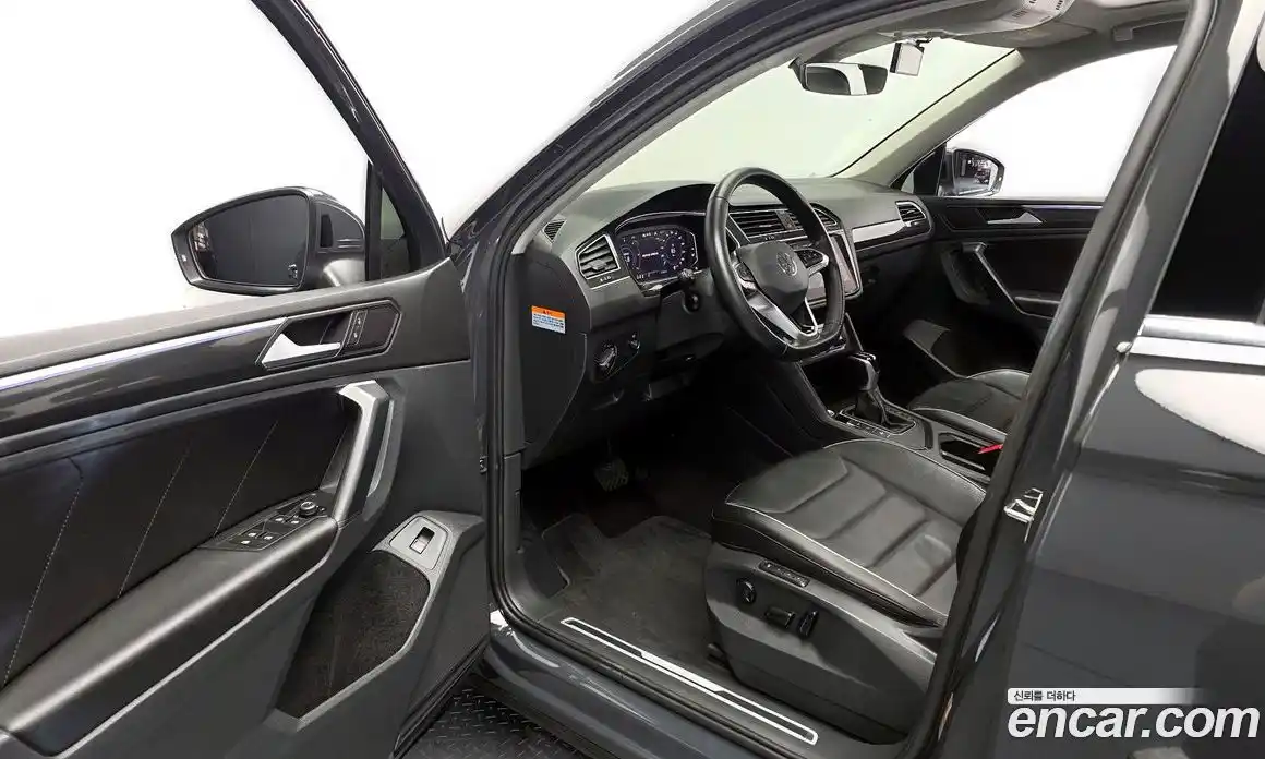 Volkswagen Tiguan 2021 2.0 гидро в Москве № 2132413, фото 13