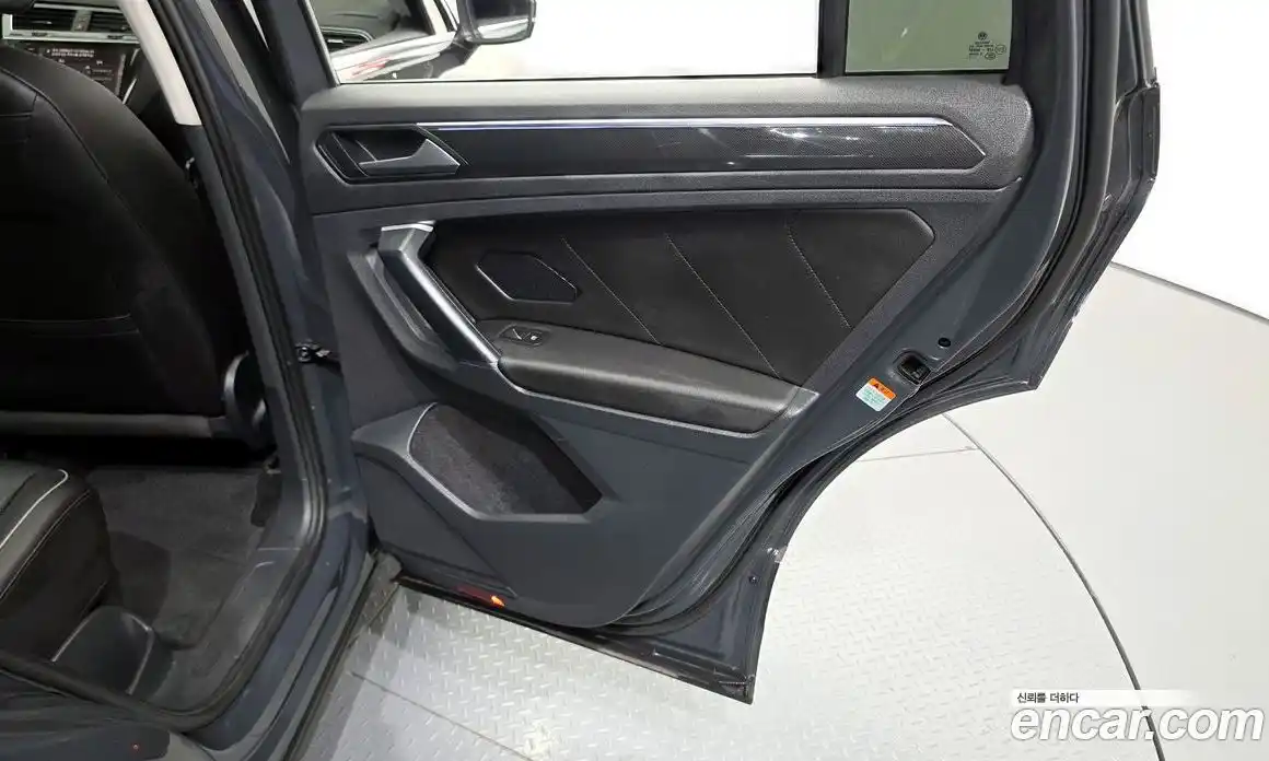 Volkswagen Tiguan 2021 2.0 гидро в Москве № 2132413, фото 14