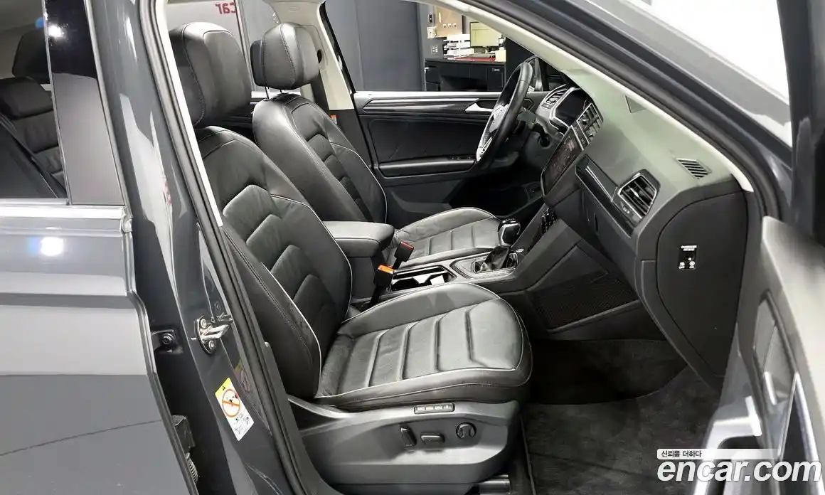 Volkswagen Tiguan 2021 2.0 гидро в Москве № 2132413, фото 17