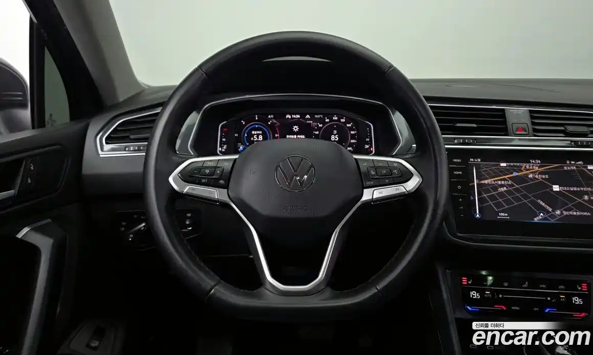 Volkswagen Tiguan 2021 2.0 гидро в Москве № 2132413, фото 19