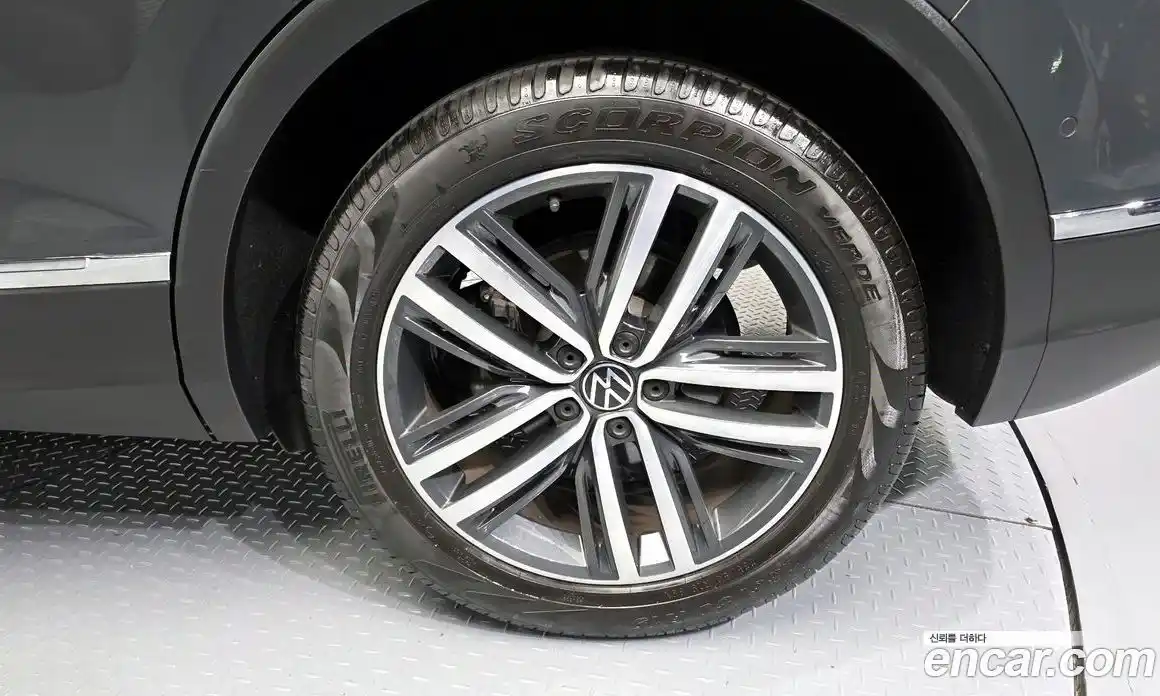 Volkswagen Tiguan 2021 2.0 гидро в Москве № 2132413, фото 5