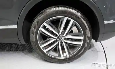Volkswagen Tiguan 2021 2.0 гидро в Москве № 2132413, миниатюра 5