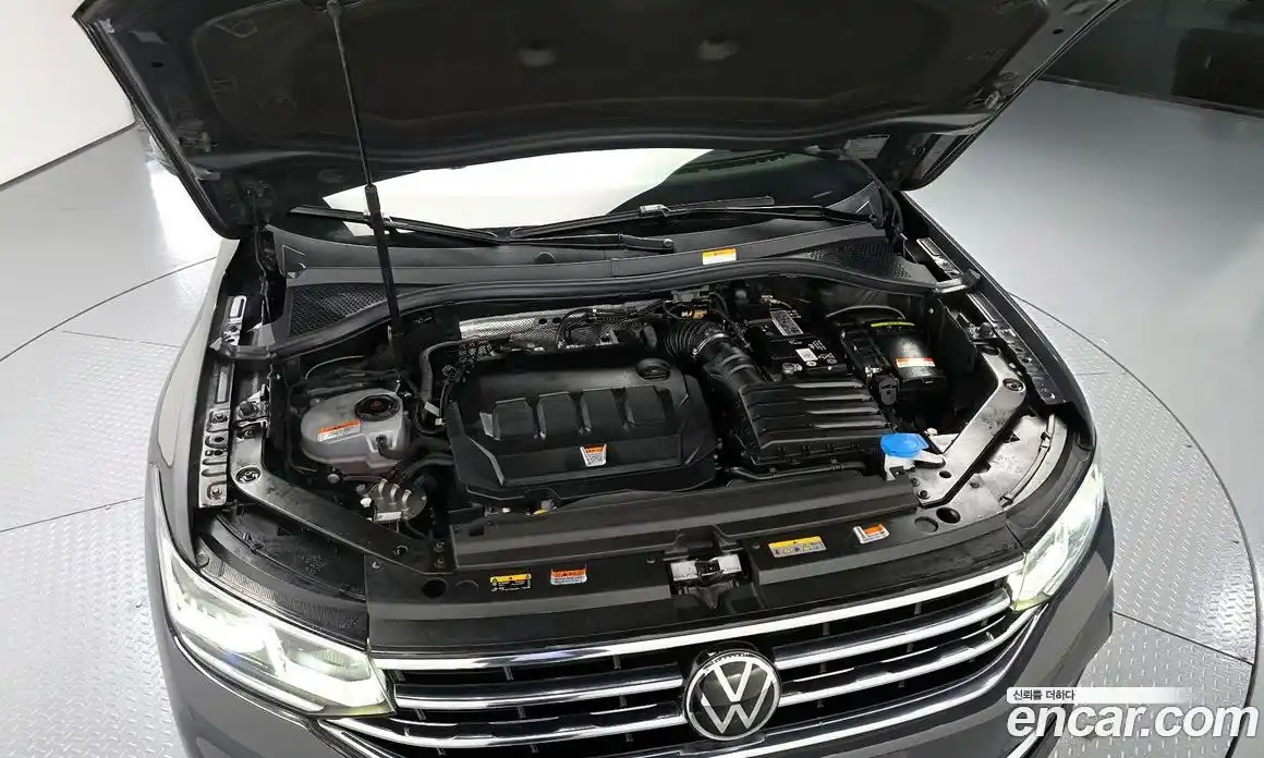 Volkswagen Tiguan 2021 2.0 гидро в Москве № 2132413, фото 6