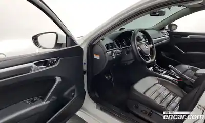 Volkswagen Passat 2016 1.8 гидро в Москве № 2132510, миниатюра 10
