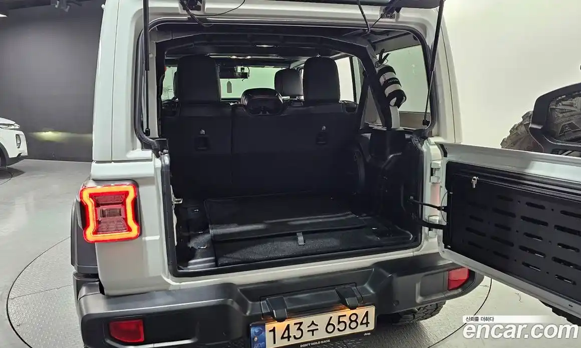 Jeep Wrangler 2021 2.0 гидро в Москве № 2132702, фото 20