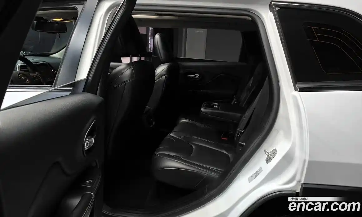 Jeep Cherokee 2015 2.0 гидро в Москве № 2132787, фото 12