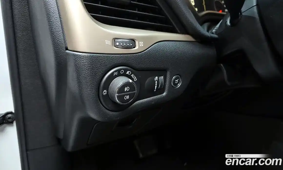 Jeep Cherokee 2015 2.0 гидро в Москве № 2132787, фото 16