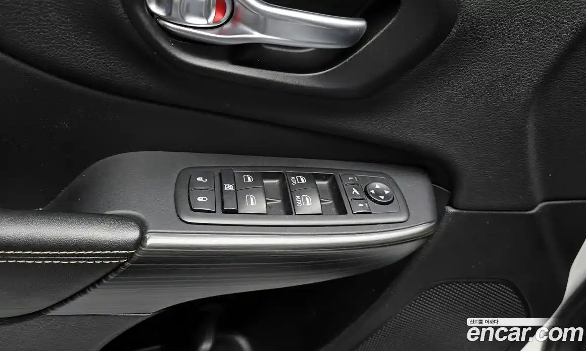 Jeep Cherokee 2015 2.0 гидро в Москве № 2132787, фото 17