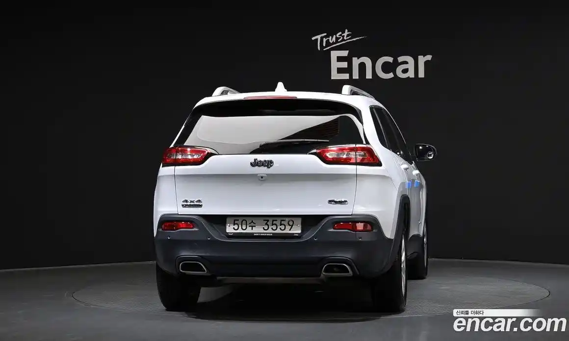 Jeep Cherokee 2015 2.0 гидро в Москве № 2132787, фото 4