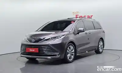 Toyota Sienna 2.5 Hybrid 2WD