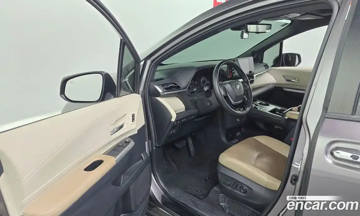 Toyota Sienna 2021 2.5 гидро в Москве № 2132960, фото 13