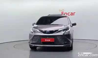 Toyota Sienna 2021 2.5 гидро в Москве № 2132960, миниатюра 3