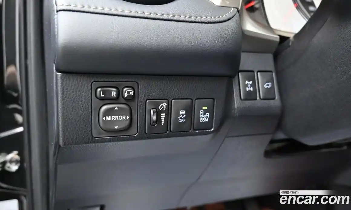 Toyota RAV4 2015 2.5 гидро в Москве № 2133177, фото 17