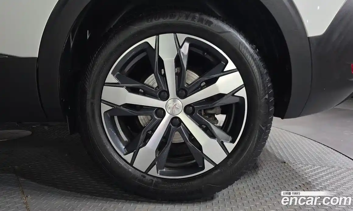 Peugeot 5008 2022 1.2 гидро в Москве, фото 5