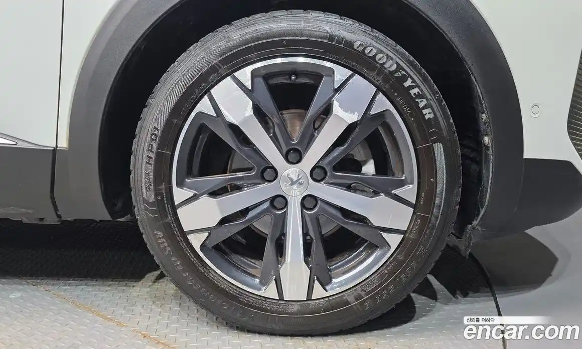 Peugeot 5008 2022 1.2 гидро в Москве, фото 7